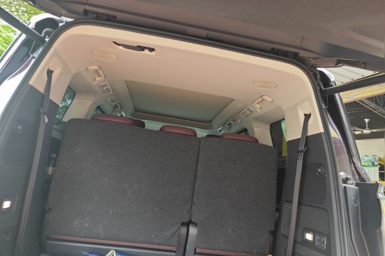 Used Hongqi HQ9 2023 2.0T Smart Connect Flagship Edition Trunk