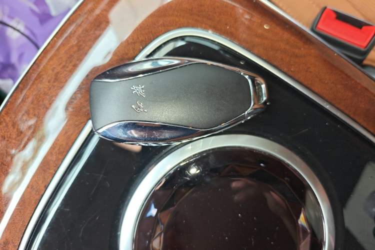 Used Hongqi HQ9 2023 2.0T Smart Connect Flagship Edition Vehicle Key