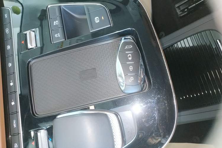 Used Hongqi HQ9 2023 2.0T Smart Connect Flagship Edition Vehicle Key
