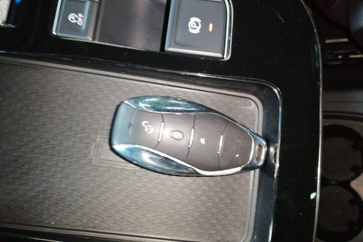 Used Hongqi HQ9 2023 2.0T Smart Connect Flagship Edition Vehicle Key