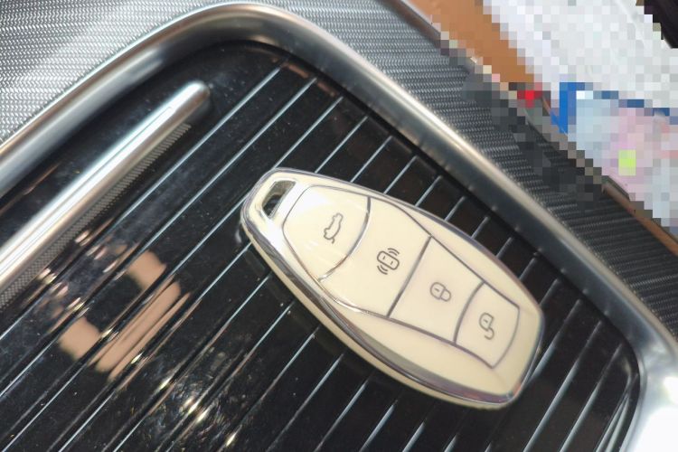 Used Hongqi HQ9 2023 2.0T Smart Connect Flagship Edition Vehicle Key
