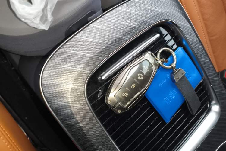 Used Hongqi HQ9 2023 2.0T Smart Connect Flagship Edition Vehicle Key