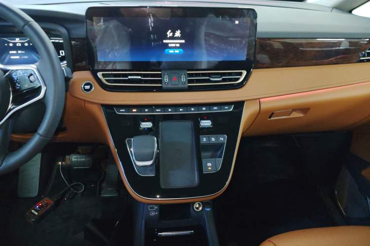 Used Hongqi HQ9 2023 2.0T Smart Connect Flagship Edition Audio And AC Panel