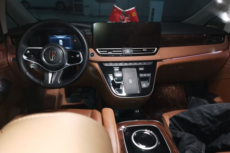 Used Hongqi HQ9 2023 2.0T Smart Connect Flagship Edition Center Console