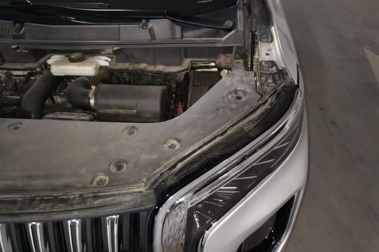 Used Hongqi HQ9 2023 2.0T Smart Connect Flagship Edition Engine Bay Left