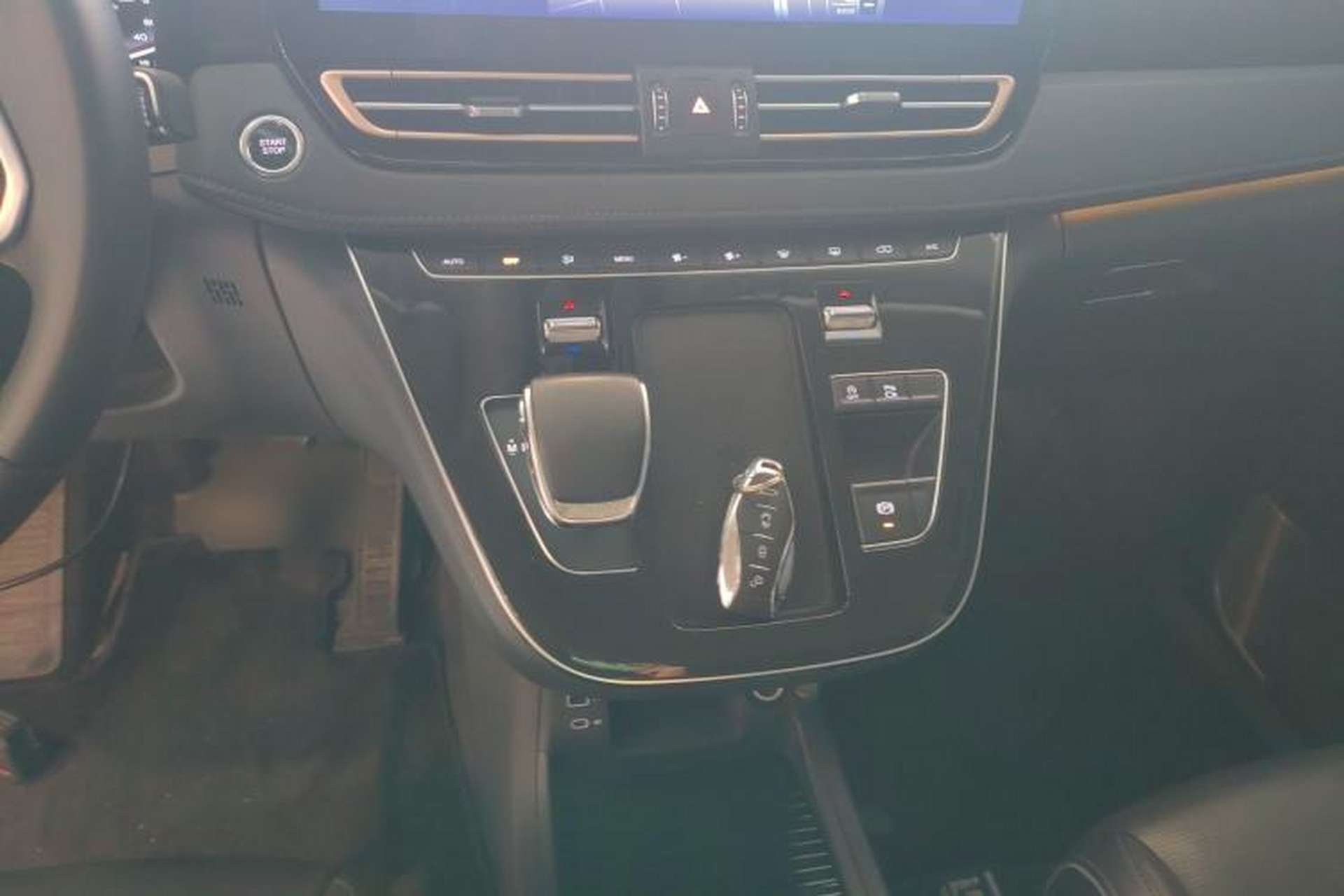 Used Hongqi HQ9 2023 2.0T Smart Connect Flagship Edition Gear Lever