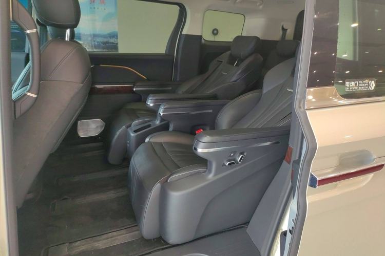 Used Hongqi HQ9 2023 2.0T Smart Connect Flagship Edition Interior 4
