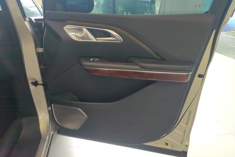 Used Hongqi HQ9 2023 2.0T Smart Connect Flagship Edition Interior 5