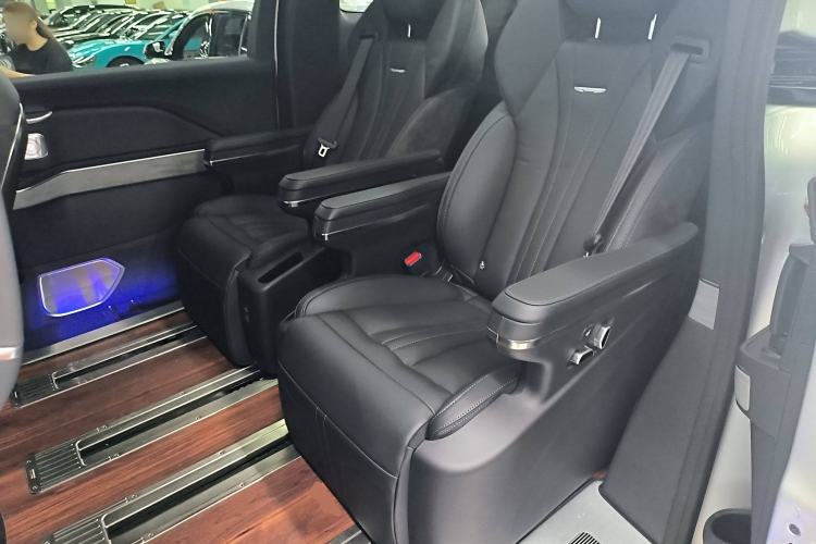Used Hongqi HQ9 2023 2.0T Smart Connect Flagship Edition Left Rear Seat
