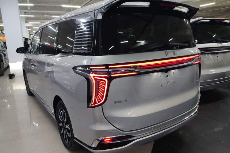Used Hongqi HQ9 2023 2.0T Smart Connect Flagship Edition Rear Left 45 Deg