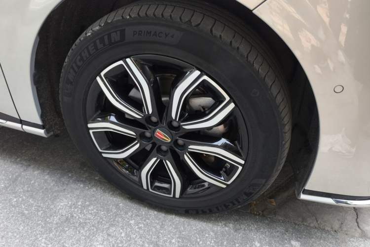 Used Hongqi HQ9 2023 2.0T Smart Connect Flagship Edition Right Front Wheel Hub