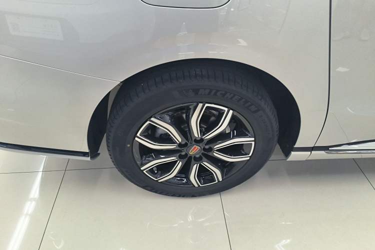 Used Hongqi HQ9 2023 2.0T Smart Connect Flagship Edition Right Rear Wheel Hub