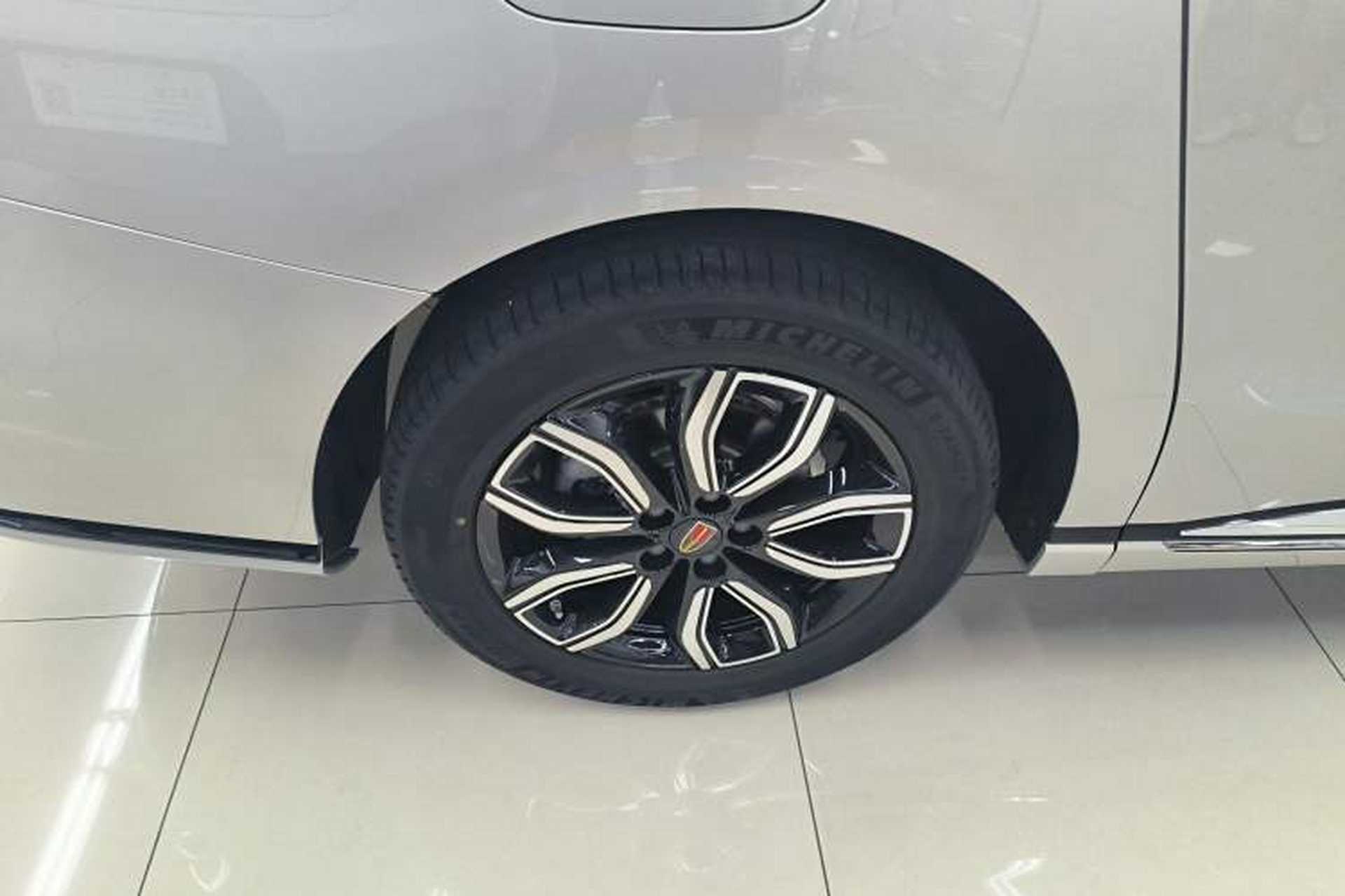 Used Hongqi HQ9 2023 2.0T Smart Connect Flagship Edition Right Rear Wheel Hub