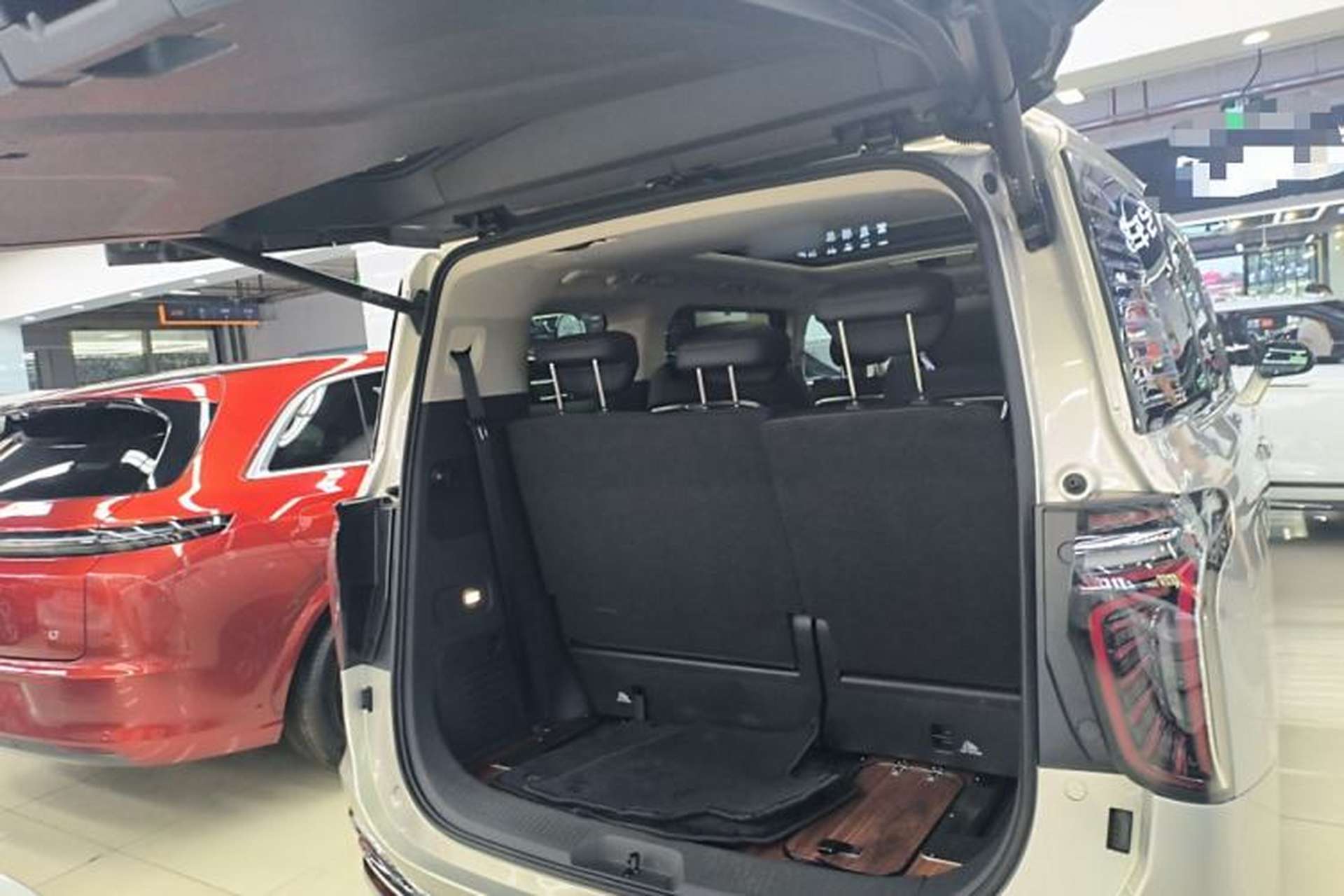Used Hongqi HQ9 2023 2.0T Smart Connect Flagship Edition Trunk