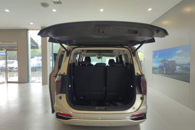Used Hongqi HQ9 2023 2.0T Smart Connect Flagship Edition Trunk