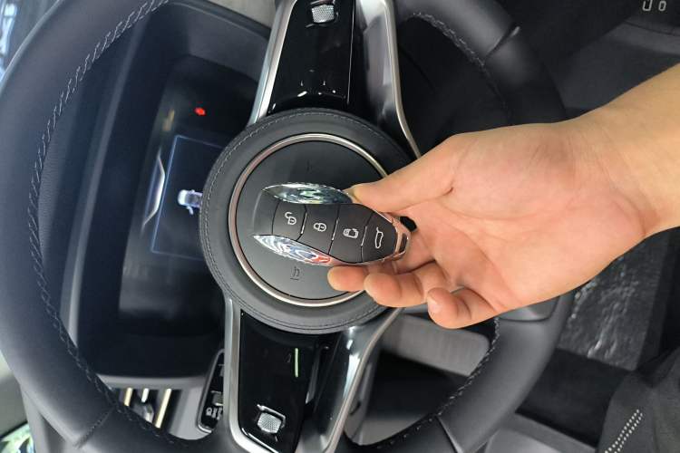 Used Hongqi HQ9 2023 2.0T Smart Connect Flagship Edition Vehicle Key