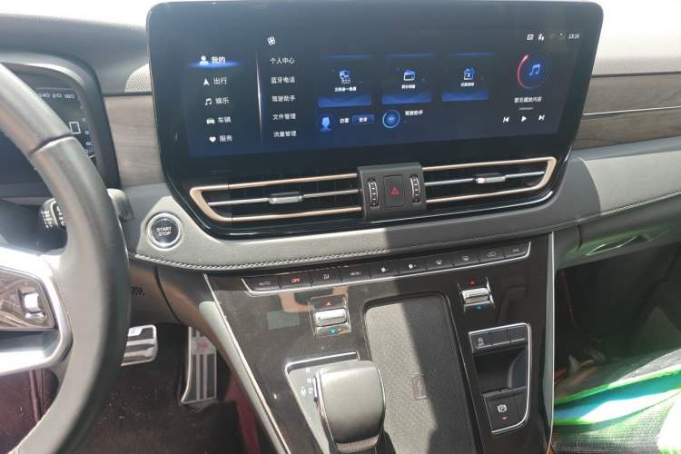 Used Hongqi HQ9 2023 2.0T Smart Connect Flagship Edition Audio And AC Panel