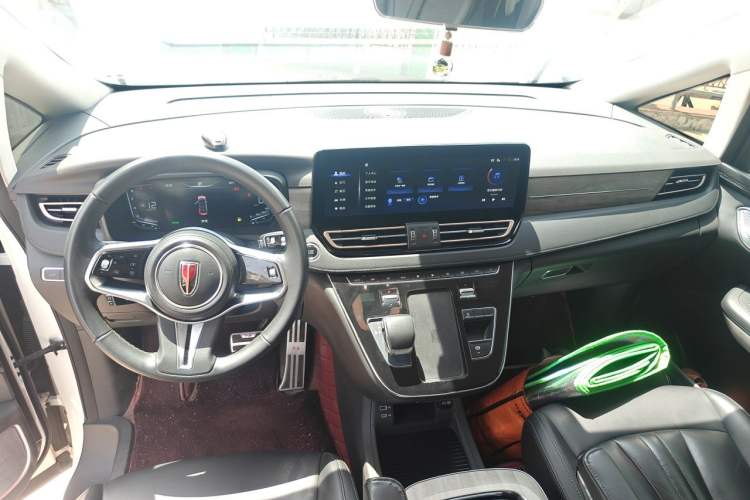 Used Hongqi HQ9 2023 2.0T Smart Connect Flagship Edition Center Console
