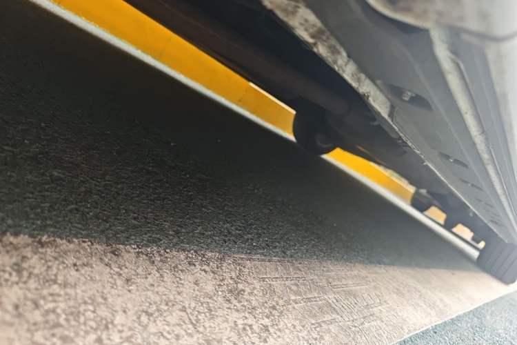 Used Hongqi HQ9 2023 2.0T Smart Connect Flagship Edition Chassis Front Left