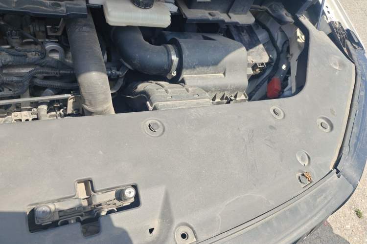 Used Hongqi HQ9 2023 2.0T Smart Connect Flagship Edition Engine Bay Left