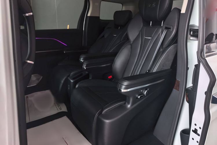Used Hongqi HQ9 2023 2.0T Smart Connect Flagship Edition Interior 1