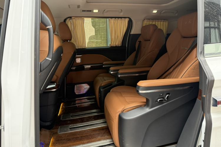 Used Hongqi HQ9 2023 2.0T Smart Connect Flagship Edition Interior 4