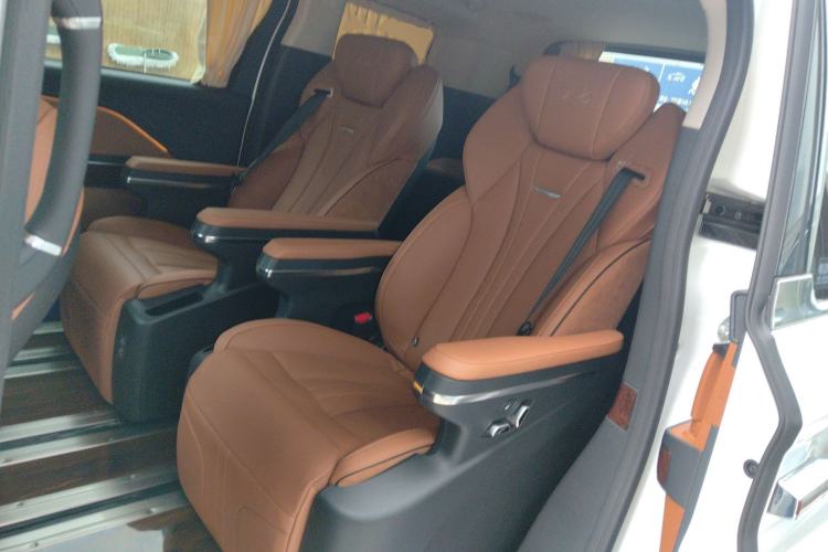 Used Hongqi HQ9 2023 2.0T Smart Connect Flagship Edition Interior 4