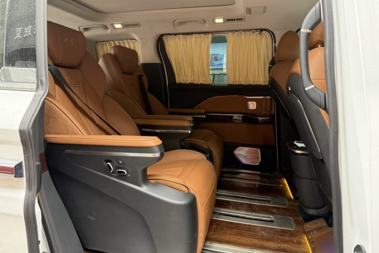 Used Hongqi HQ9 2023 2.0T Smart Connect Flagship Edition Interior 9