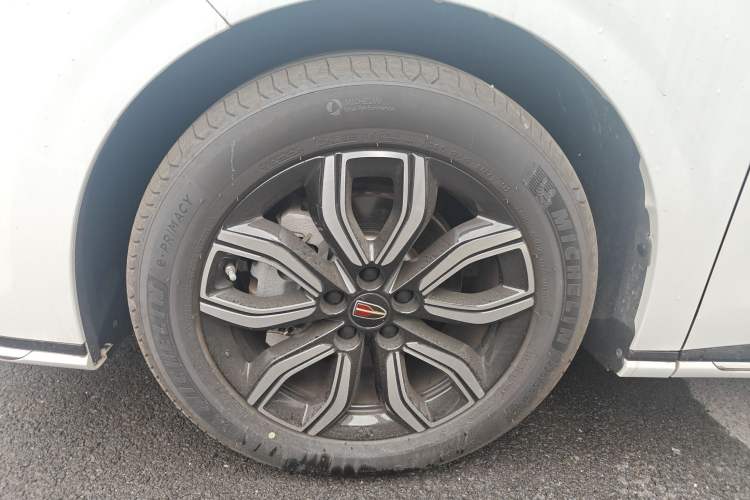 Used Hongqi HQ9 2023 2.0T Smart Connect Flagship Edition Left Front Wheel Hub
