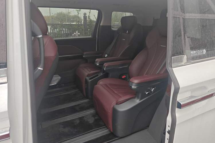 Used Hongqi HQ9 2023 2.0T Smart Connect Flagship Edition Left Rear Seat