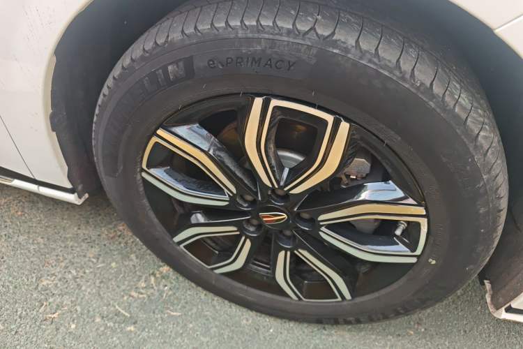 Used Hongqi HQ9 2023 2.0T Smart Connect Flagship Edition Right Front Wheel Hub