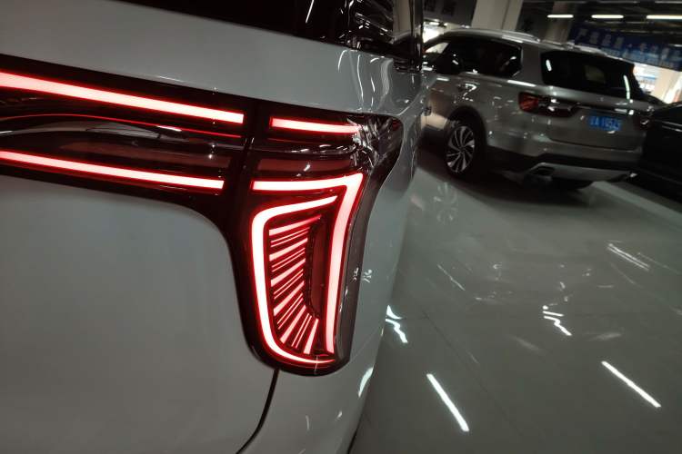 Used Hongqi HQ9 2023 2.0T Smart Connect Flagship Edition Right Rear Taillight