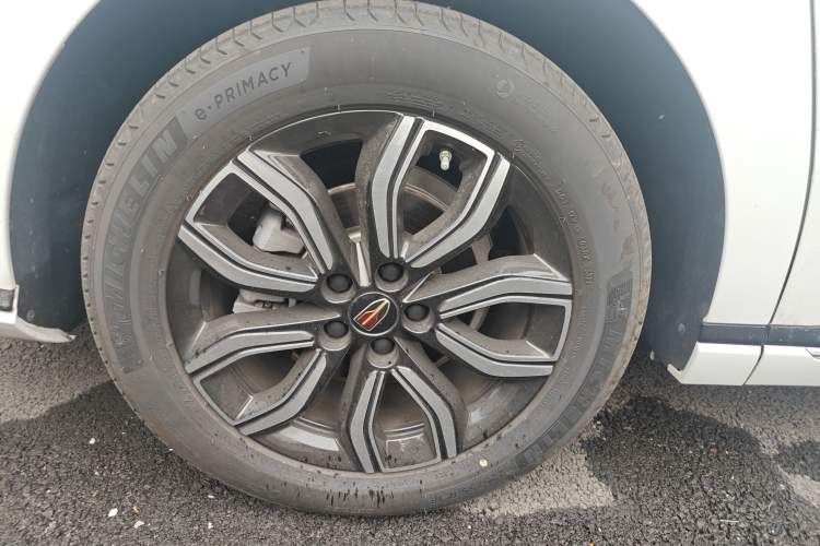 Used Hongqi HQ9 2023 2.0T Smart Connect Flagship Edition Right Rear Wheel Hub