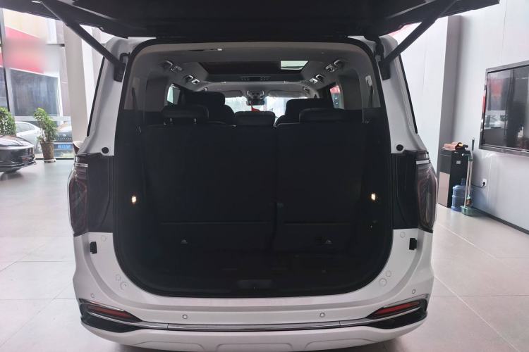 Used Hongqi HQ9 2023 2.0T Smart Connect Flagship Edition Trunk