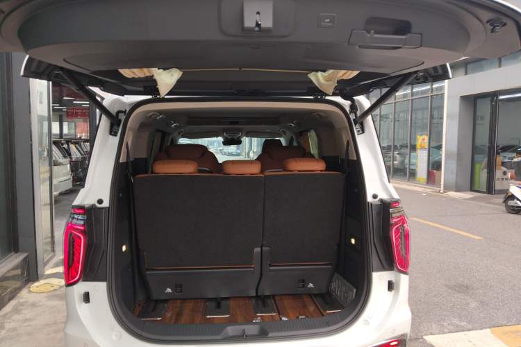 Used Hongqi HQ9 2023 2.0T Smart Connect Flagship Edition Trunk