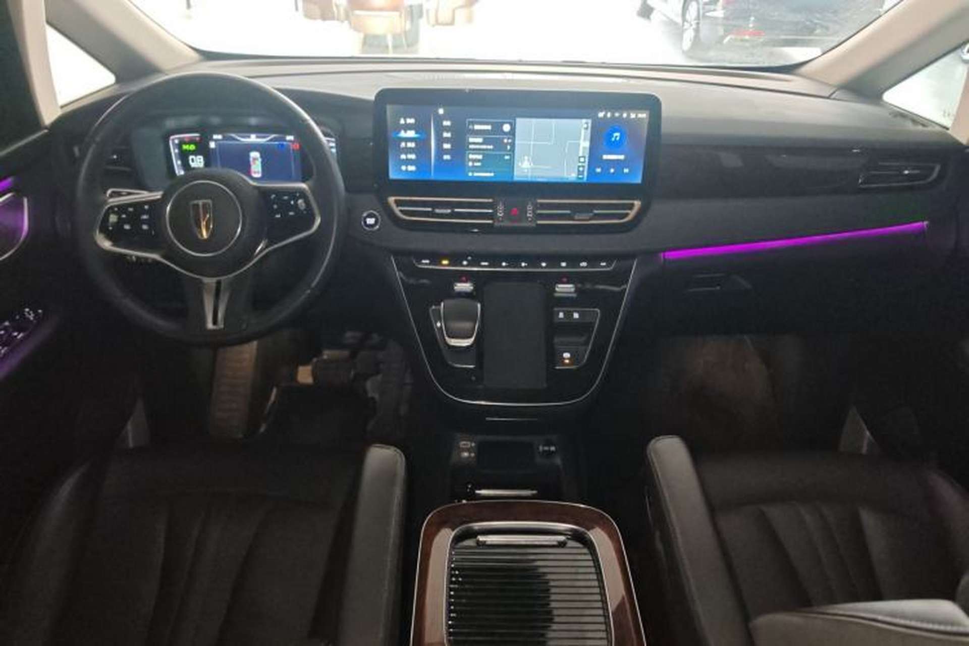Used Hongqi HQ9 2023 2.0T Smart Connect Flagship Edition Center Console