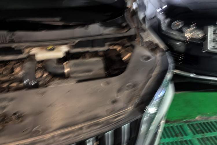 Used Hongqi HQ9 2023 2.0T Smart Connect Flagship Edition Engine Bay Left