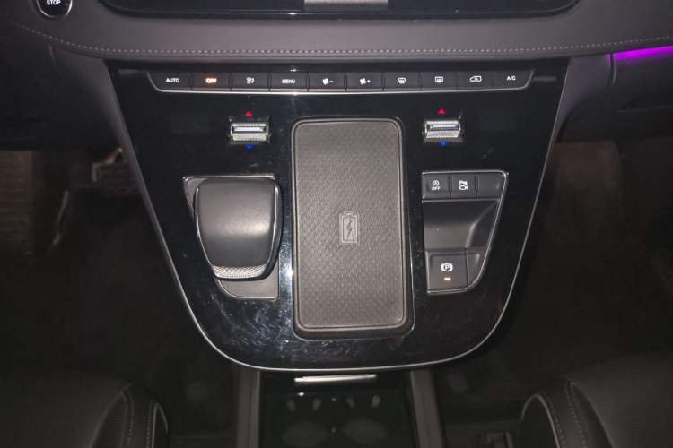 Used Hongqi HQ9 2023 2.0T Smart Connect Flagship Edition Gear Lever
