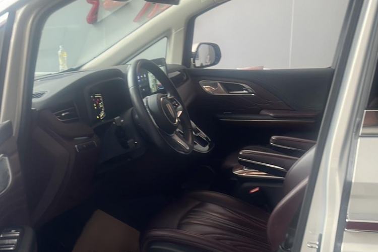 Used Hongqi HQ9 2023 2.0T Smart Connect Flagship Edition Interior 2