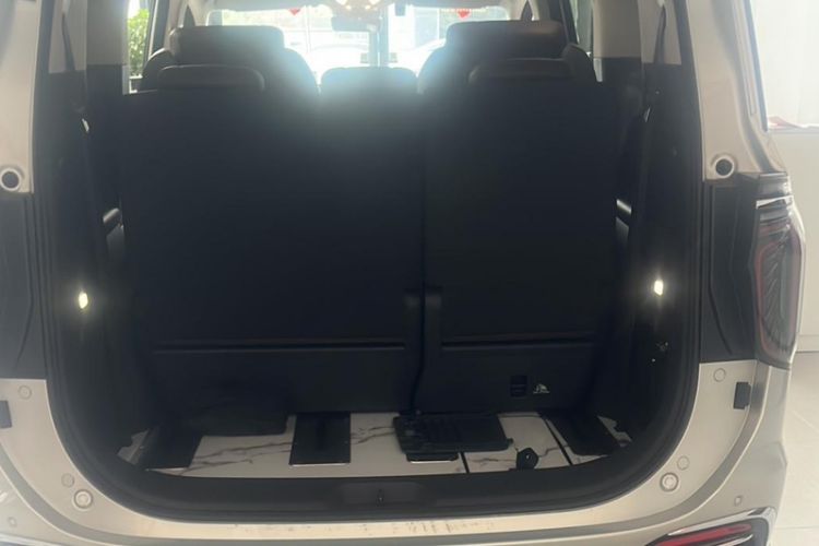 Used Hongqi HQ9 2023 2.0T Smart Connect Flagship Edition Interior 4
