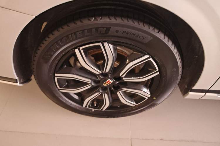 Used Hongqi HQ9 2023 2.0T Smart Connect Flagship Edition Right Rear Wheel Hub