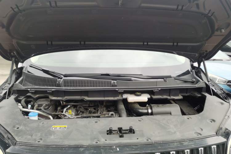 Used Hongqi HQ9 2024 2.0T Business Edition Engine Bay