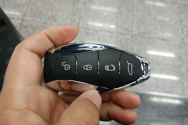 Used Hongqi HQ9 2024 2.0T Business Edition Interior 1