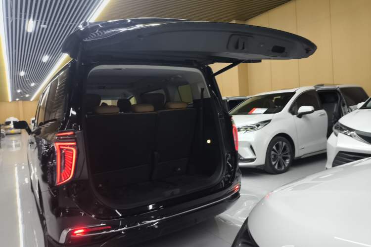 Used Hongqi HQ9 2024 2.0T Business Edition Trunk