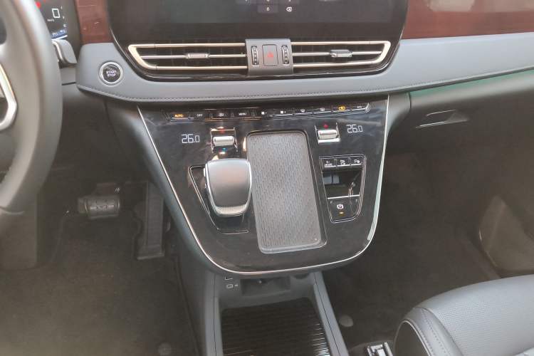 Used Hongqi HQ9 2024 2.0T Luxury Edition Gear Lever