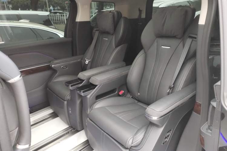 Used Hongqi HQ9 2024 2.0T Luxury Edition Interior 4