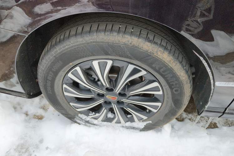 Used Hongqi HQ9 2024 2.0T Luxury Edition Right Rear Wheel Hub