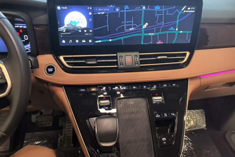 Used Hongqi HQ9 PHEV 2024 2.0T Four-Wheel Drive Flagship Edition Audio And AC Panel