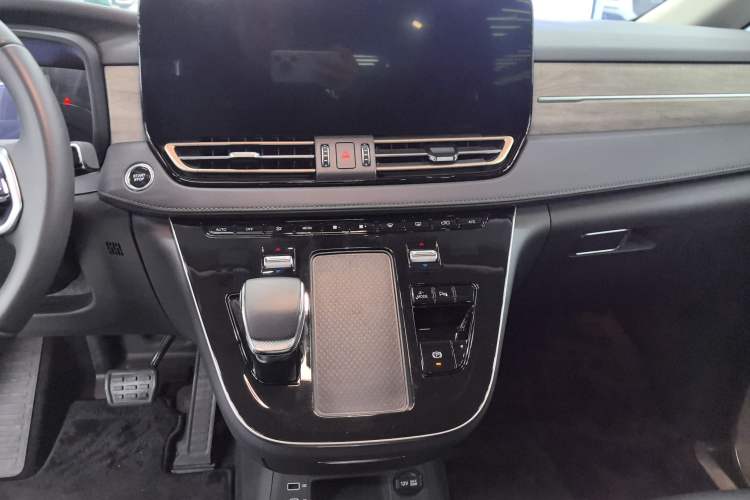 Used Hongqi HQ9 PHEV 2024 2.0T Four-Wheel Drive Business Edition Audio And AC Panel