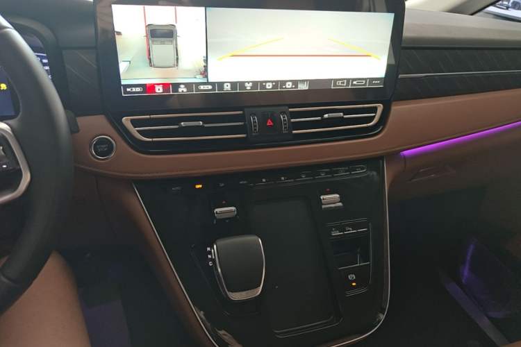 Used Hongqi HQ9 PHEV 2024 2.0T Four-Wheel Drive Business Edition Audio And AC Panel